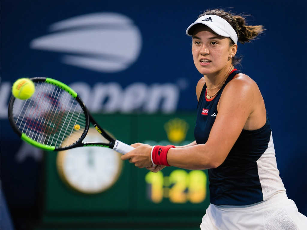 郑钦文佩戴护肘征战澳网:期待挑战并击败萨巴伦卡 郑钦文佩戴护肘征战澳网:期待挑战并击败萨巴伦卡